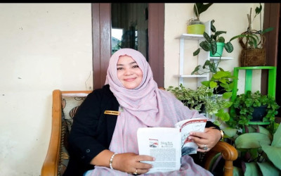 Mengenal Sosok Pemimpin SMK Putra Sena, Ibu Ianatul Munhimah, S.Pd.I., M.Pd.